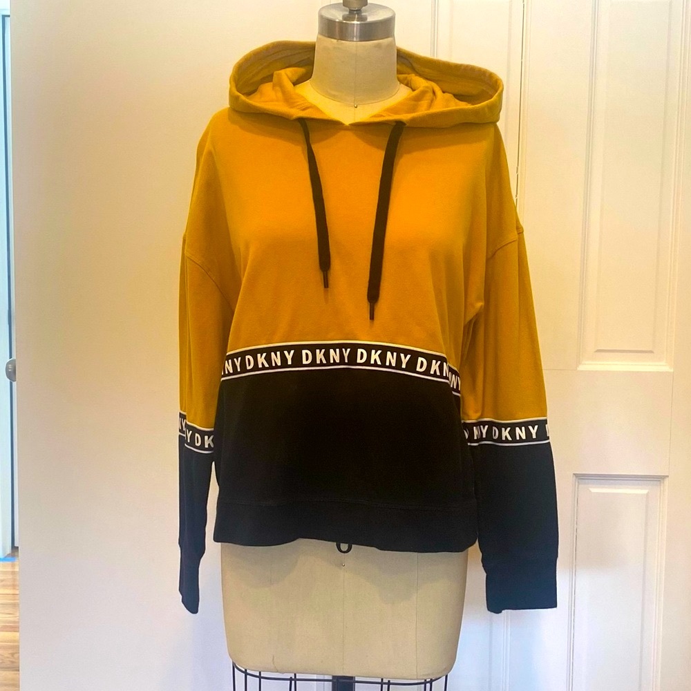 DKNY- LOGO HOODIE